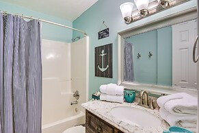 Gulf Shores Condo w/ Balcony: 2 Mi to Fort Morgan!