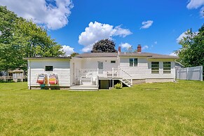 Gloucester Home w/ Large Yard: 1 Mi to Beach!