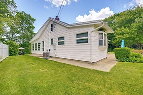 Gloucester Home w/ Large Yard: 1 Mi to Beach!