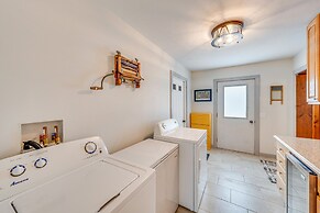 Family-friendly Lake Waubesa Home: Boat + Swim!