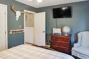 Spacious Lebanon Home w/ Pool: 6 Mi to Downtown!