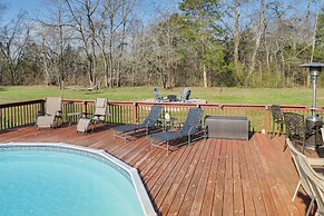 Spacious Lebanon Home w/ Pool: 6 Mi to Downtown!