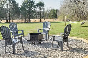 Spacious Lebanon Home w/ Pool: 6 Mi to Downtown!