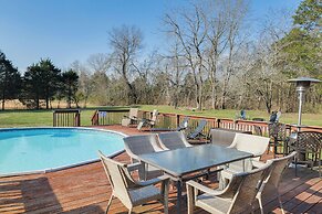 Spacious Lebanon Home w/ Pool: 6 Mi to Downtown!