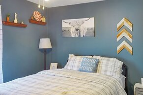 Spacious Lebanon Home w/ Pool: 6 Mi to Downtown!