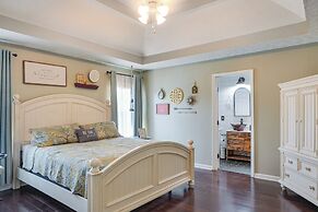 Spacious Lebanon Home w/ Pool: 6 Mi to Downtown!