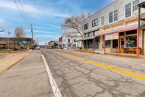 Historic Hardy Home w/ Game Room on Main Street