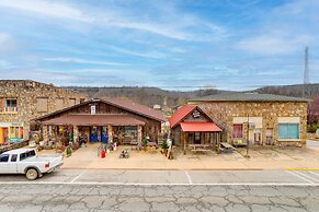 Historic Hardy Home w/ Game Room on Main Street