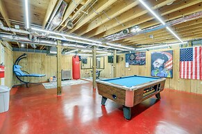 Tranquil Mountain Getaway in Troutdale: Game Room!