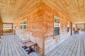 Tranquil Mountain Getaway in Troutdale: Game Room!