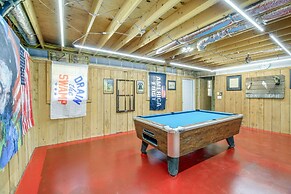 Tranquil Mountain Getaway in Troutdale: Game Room!