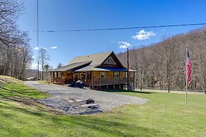 Tranquil Mountain Getaway in Troutdale: Game Room!