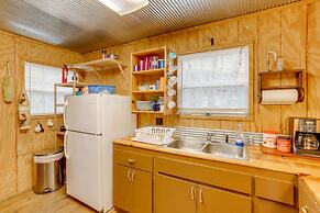 Cozy Riverfront Cabin ~ 2 Mi to Main Street Hardy
