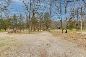 Cozy Riverfront Cabin ~ 2 Mi to Main Street Hardy