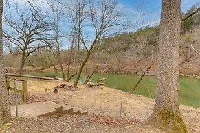 Cozy Riverfront Cabin ~ 2 Mi to Main Street Hardy