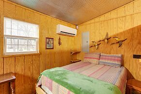Cozy Riverfront Cabin ~ 2 Mi to Main Street Hardy