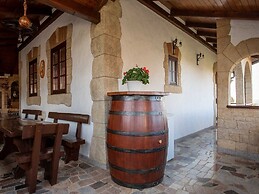 San Vinogradara - One Bedroom Holiday Home With Hot Tube