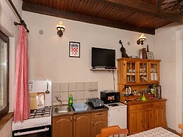 San Vinogradara - One Bedroom Holiday Home With Hot Tube