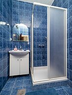 San Vinogradara - One Bedroom Holiday Home With Hot Tube