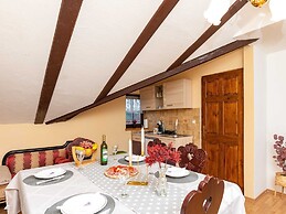 San Vinogradara - One Bedroom Holiday Home With Hot Tube