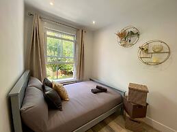 Apartment in Stepney Green