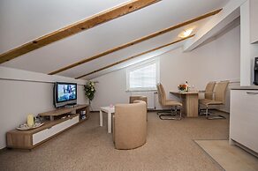 Apartments and Room Marko