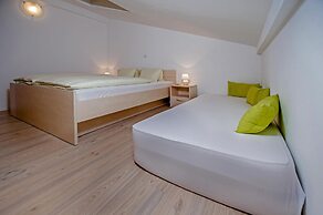 Apartments and Room Marko