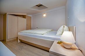 Apartments and Room Marko