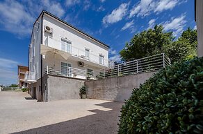 Apartments and Room Marko