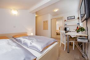 Apartments and Room Marko