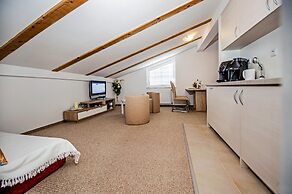 Apartments and Room Marko