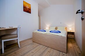 Apartments and Room Marko