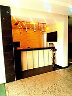Oakspring Hotel & Luxury Suites