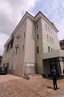 Oakspring Hotel & Luxury Suites