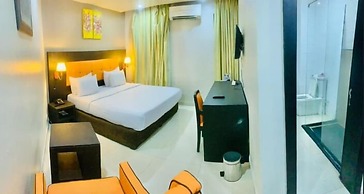 Oakspring Hotel & Luxury Suites