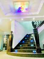 Oakspring Hotel & Luxury Suites