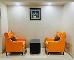 Oakspring Hotel & Luxury Suites