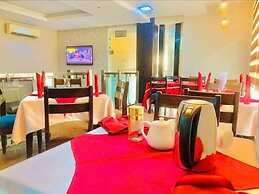 Oakspring Hotel & Luxury Suites