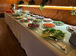 Royal Ezel Hotel