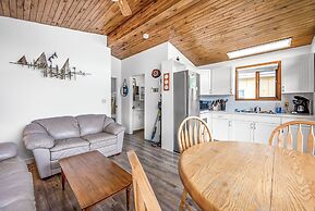 Cozy Cottage by the Lakeshore 4