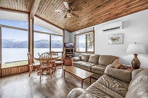 Cozy Cottage by the Lakeshore 4