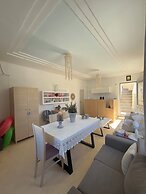 Leon Lux Apartments