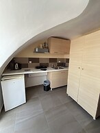 Leon Lux Apartments
