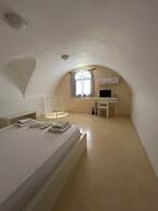 Leon Lux Apartments