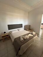 Leon Lux Apartments