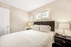 Perfect Getaway Cabin in the Okanagan 6