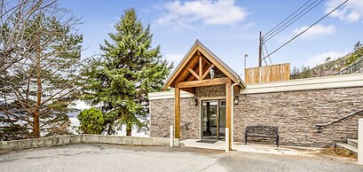 Perfect Getaway Cabin in the Okanagan 6