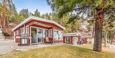 Perfect Getaway Cabin in the Okanagan 6