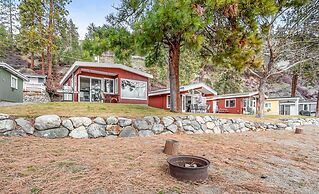 Perfect Getaway Cabin in the Okanagan 6