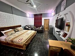 De Capital Hotels & Restaurants